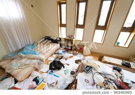 年底收拾凌亂的兒童房 96846960