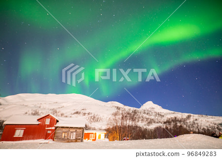 Aurora city, red house, cabin, green curtains 96849283
