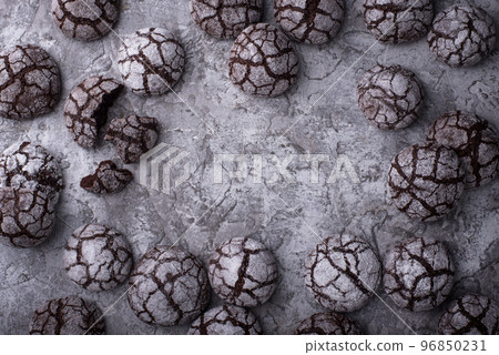 Chocolate crinkle cookies with cracked 96850231