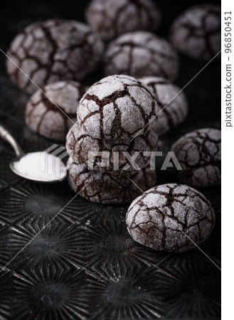 Chocolate crinkle cookies with cracked Chocolate crinkle cookies with cracked 96850451