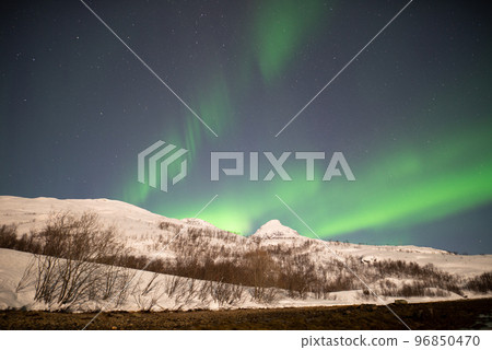 Wonderful scenery of Norway Living with nature Living with aurora Mysteries of the universe A gift from the universe 96850470