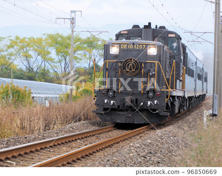 熊本縣宇岐市小川町北部田小川站~松橋站北上的蒸汽機車人吉100週年紀念列車 熊本縣宇岐市小川町北部田小川站~松橋站北上的蒸汽機車人吉100週年紀念列車 96850669