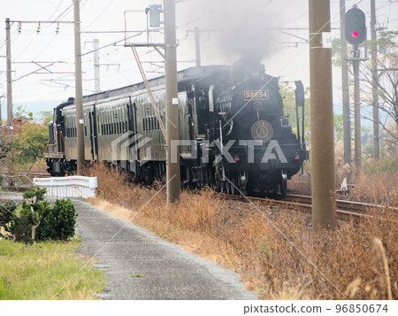熊本縣宇岐市小川町北部田小川站～松橋站北上的蒸汽機車人吉100週年紀念列車 96850674