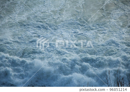 Rough waves 96851214