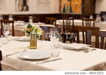 Italian Restaurants 96851910