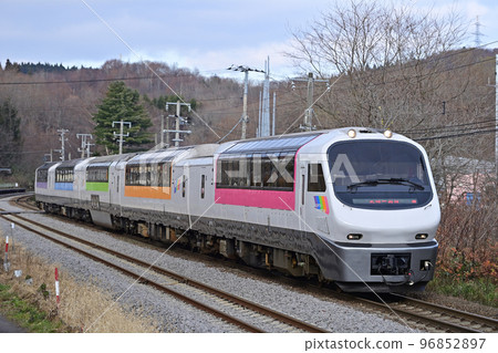 函館本線 JR 北海道 Kiha 183 Series 5200 Series North Rainbow Express (Naebo) Niseko 函館本線 JR 北海道 Kiha 183 Series 5200 Series North Rainbow Express (Naebo) Niseko 96852897