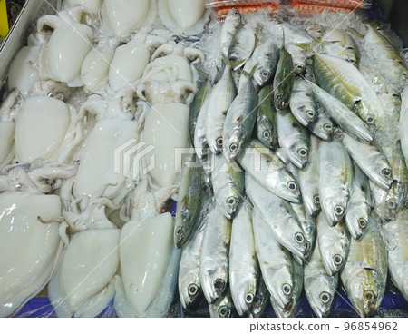 Fish market 96854962