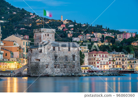 Castle on the sea in Rapallo 96860360
