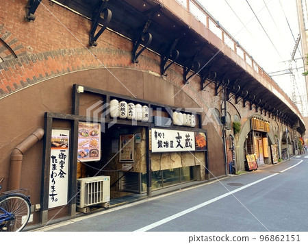 Shimbashi Underpass Izakaya 96862151