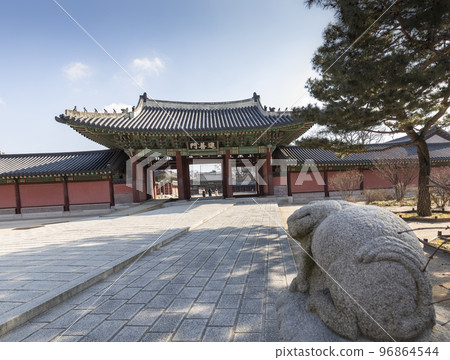 palace scenery 96864544