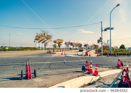 增加主要道路上的車道數量 國道 17 號上武道蓮沼十字路口 2022.11 a-5 添加了暖色 增加主要道路上的車道數量 國道 17 號上武道蓮沼十字路口 2022.11 a-5 添加了暖色 96864882