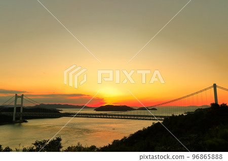 Great Seto Bridge at Twilight (Shimotsui Seto Bridge) 96865888