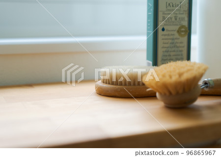 window in the bathroom 96865967