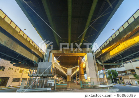 阪神高速17號線西大阪線43號線（大阪府大阪市大正區東三元屋） 96866389