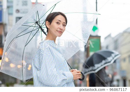 巴士站的女人 96867117