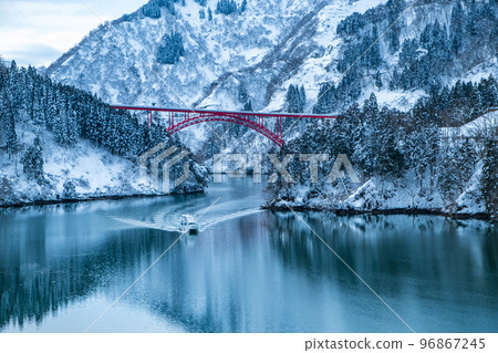 Shogawa Gorge (Winter) 96867245