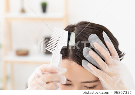 頭髮顏色女性 96867355