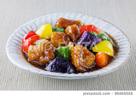 Black vinegar sweet and sour pork Black vinegar sweet and sour pork 96868088