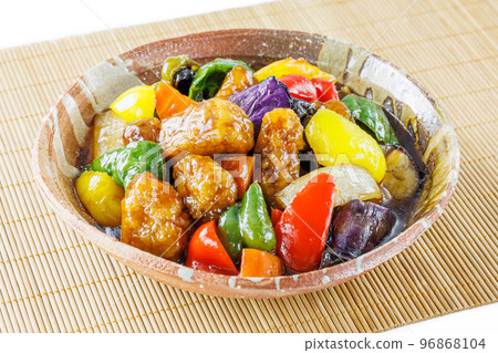 Black vinegar sweet and sour pork 96868104