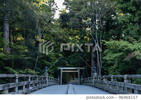 伊勢神宮風格的一天祈禱宮橋 伊勢神宮風格的一天祈禱宮橋 96868157