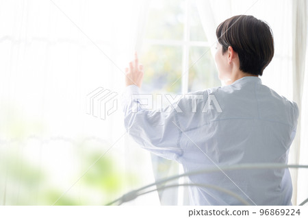 交換空氣的無臉女人 96869224