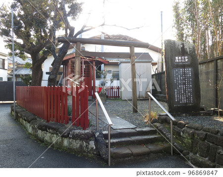 Utsunomiya Inari Shrine in Kamakura City (Ruins of the Utsunomiya Tsujiko Shogunate) 96869847