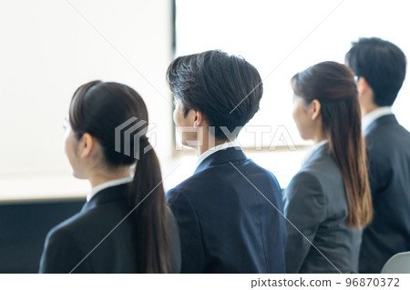 Interview, job hunting, university student 96870372