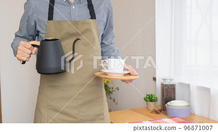 Cafe clerk image Cafe clerk image 96871007
