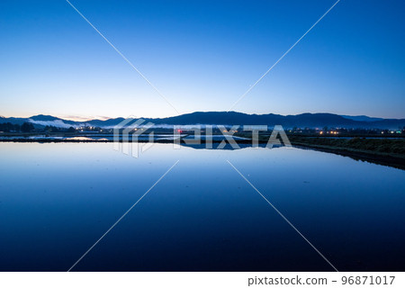 一個湖 一個湖 96871017