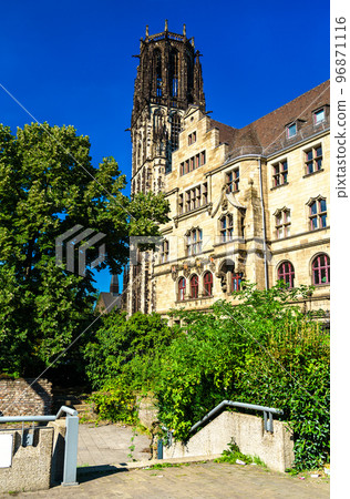 Duisburg City Hall in North Rhine-Westphalia, Germany 96871116