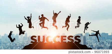 橫幅和廣告的人和成功故事的水平視覺效果 96871993