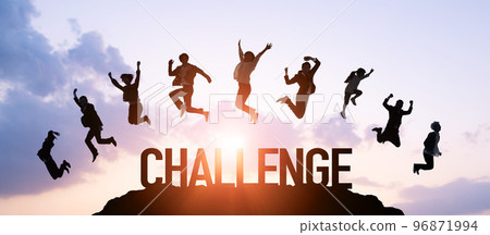人與挑戰、挑戰精神、橫幅和廣告的橫向視覺效果 96871994