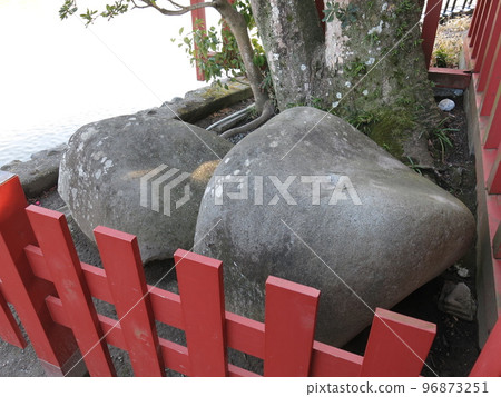 Masako Stone at Hatakami Benzaiten Shrine in the precincts of Tsurugaoka Hachimangu Shrine 96873251