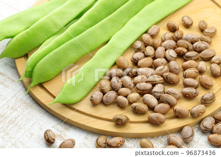 Moroccan kidney beans image 96873436