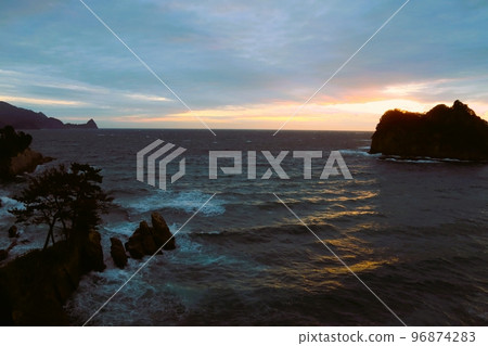 溫泉小鎮的夕陽 溫泉小鎮的夕陽 96874283