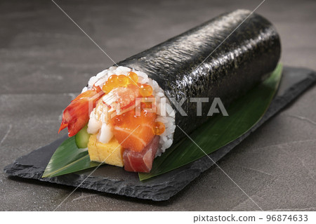 Seafood Roll Ehomaki 96874633