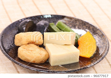 清蒸高野豆腐 Ganmodoki 香菇 秋葵 南瓜 清蒸高野豆腐 Ganmodoki 香菇 秋葵 南瓜 96877917