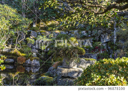 深秋的魚山大原寺，實光院“鬼志年” 96878100