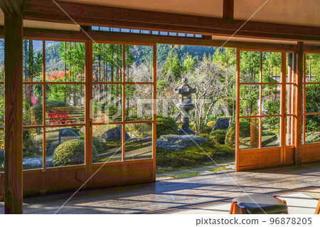 Uoyama Ohara Temple in late autumn, Jikkoin Temple 96878205