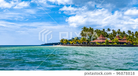 Beach view with long tail boats in koh Mook or koh Muk island, in Trang, Thailand Beach view with long tail boats in koh Mook or koh Muk island, in Trang, Thailand 96878818