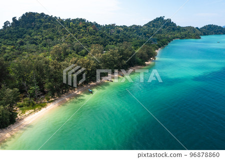 Aerial view of Koh Kradan island in Trang, Thailand Aerial view of Koh Kradan island in Trang, Thailand 96878860