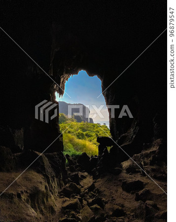 Princess or Phra nang Cave in Krabi, Thailand Princess or Phra nang Cave in Krabi, Thailand 96879547