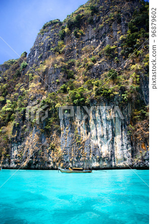 Phi Phi Leh Lagoon by boat in Koh Phi Phi Leh island, Krabi, Thailand Phi Phi Leh Lagoon by boat in Koh Phi Phi Leh island, Krabi, Thailand 96879602