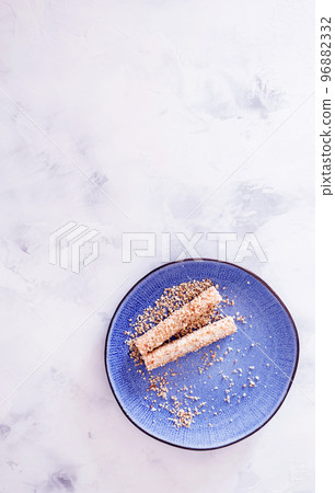 crispy sweet waffle tubes 96882332