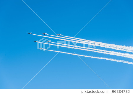 Aozora and Blue Impulse Exhibition Flight Over Nagoya City, Aichi Prefecture 96884783