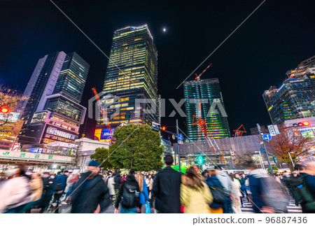 Tokyo cityscape in Japan Shibuya in December is a threat. A Christmas tree lights up in the Sakuragaoka redevelopment building = December 3 Tokyo cityscape in Japan Shibuya in December is a threat. A Christmas tree lights up in the Sakuragaoka redevelopment building = December 3 96887436