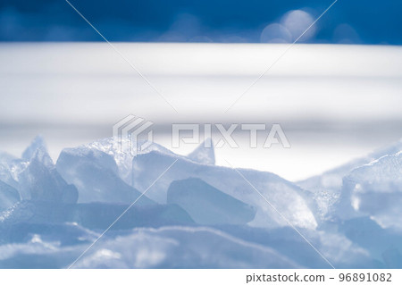 [Winter material] Shredded ice from Lake Suwa [Nagano Prefecture] 96891082