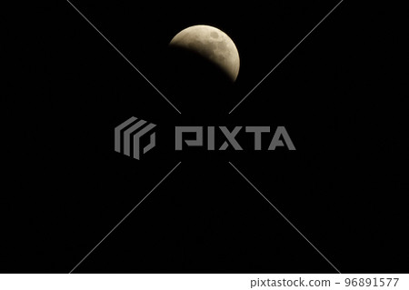 Hakushu-cho, Hokuto City, full moon half-lessened by lunar eclipse (location: top center) 96891577