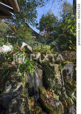 Ohara, Kyoto in late autumn, the front garden in front of the entrance of Hosen-in Temple Ohara, Kyoto in late autumn, the front garden in front of the entrance of Hosen-in Temple 96892588