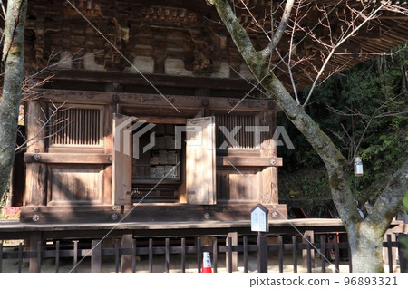 山口琉璃光寺的紅葉季節 96893321